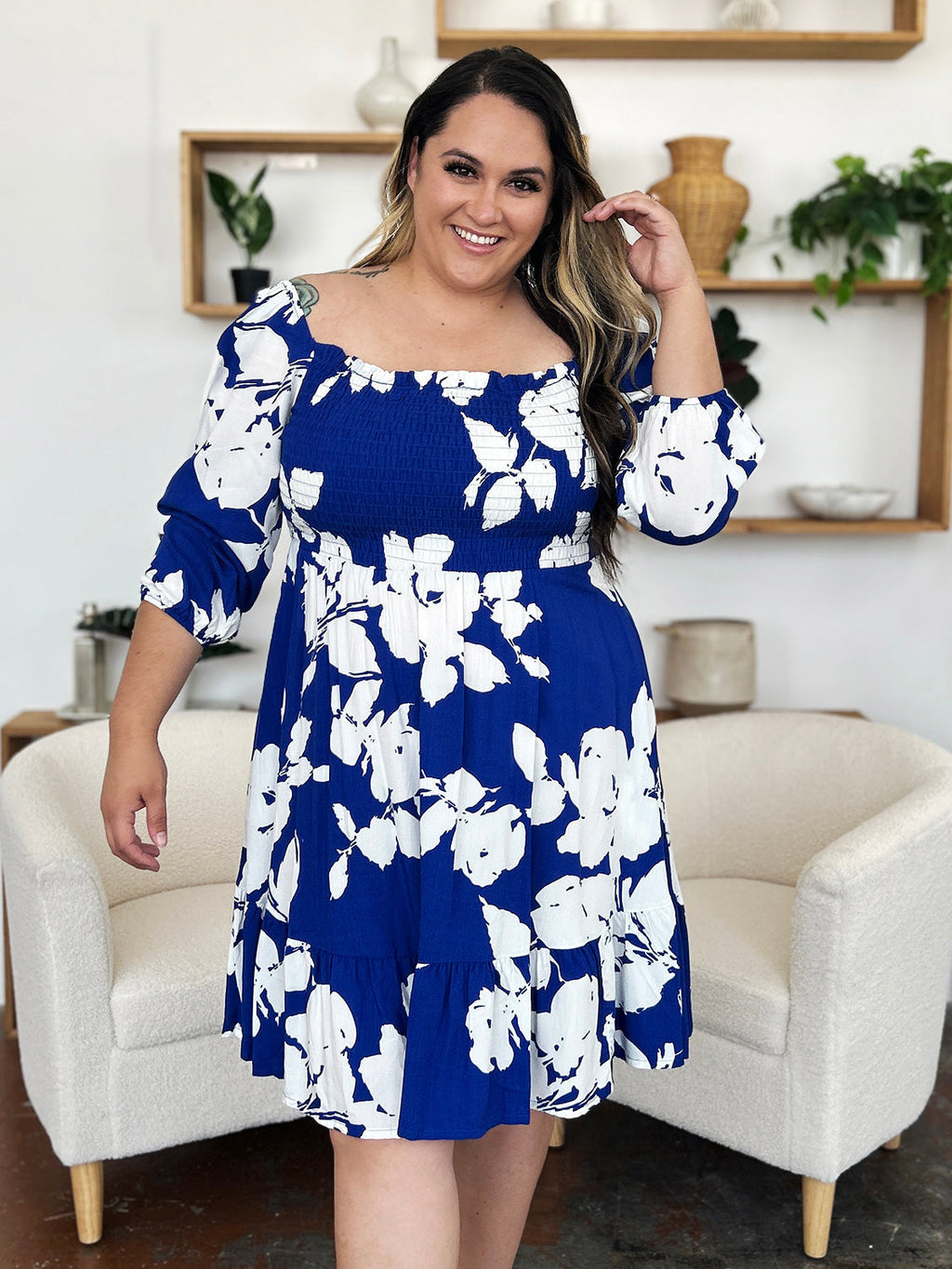 Effortlessly Elegant Dress with a Timeless Design