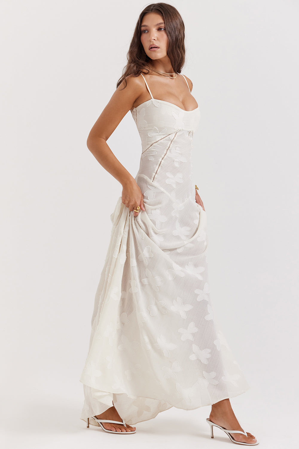 Well Tailored Dress with a Graceful Silhouette