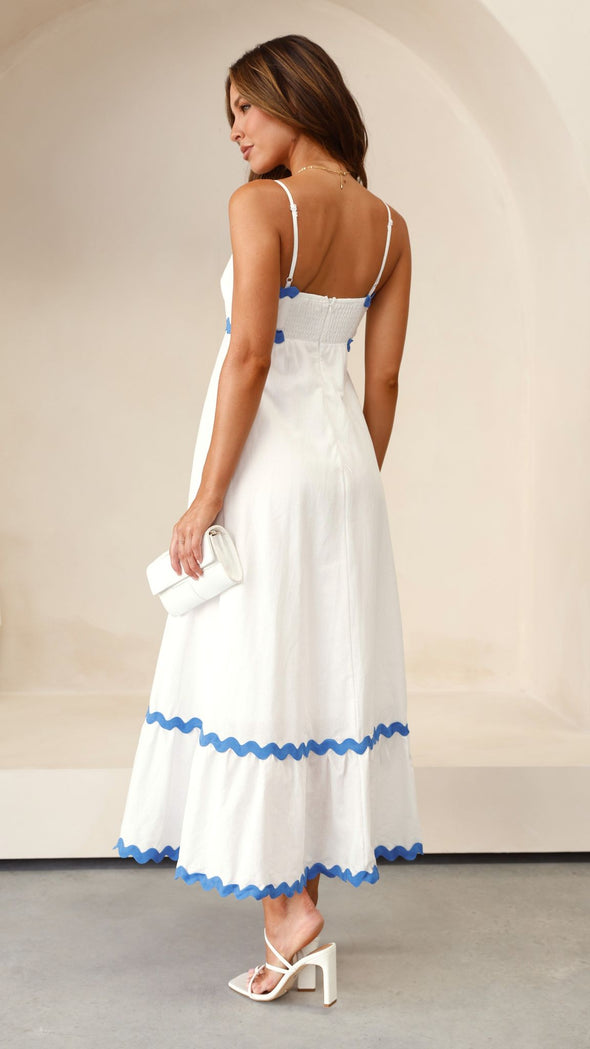 Effortlessly Elegant Dress with a Timeless Design