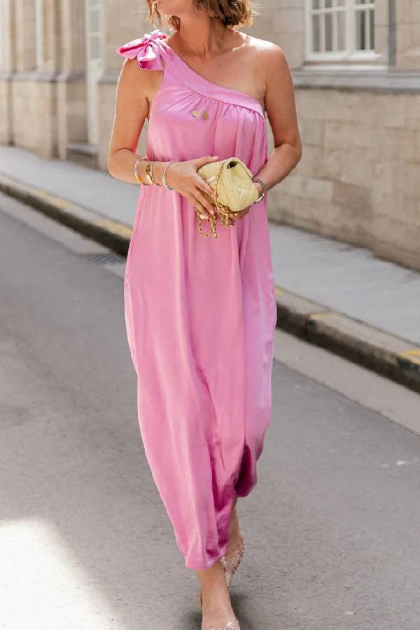 Well Tailored Dress with a Graceful Silhouette