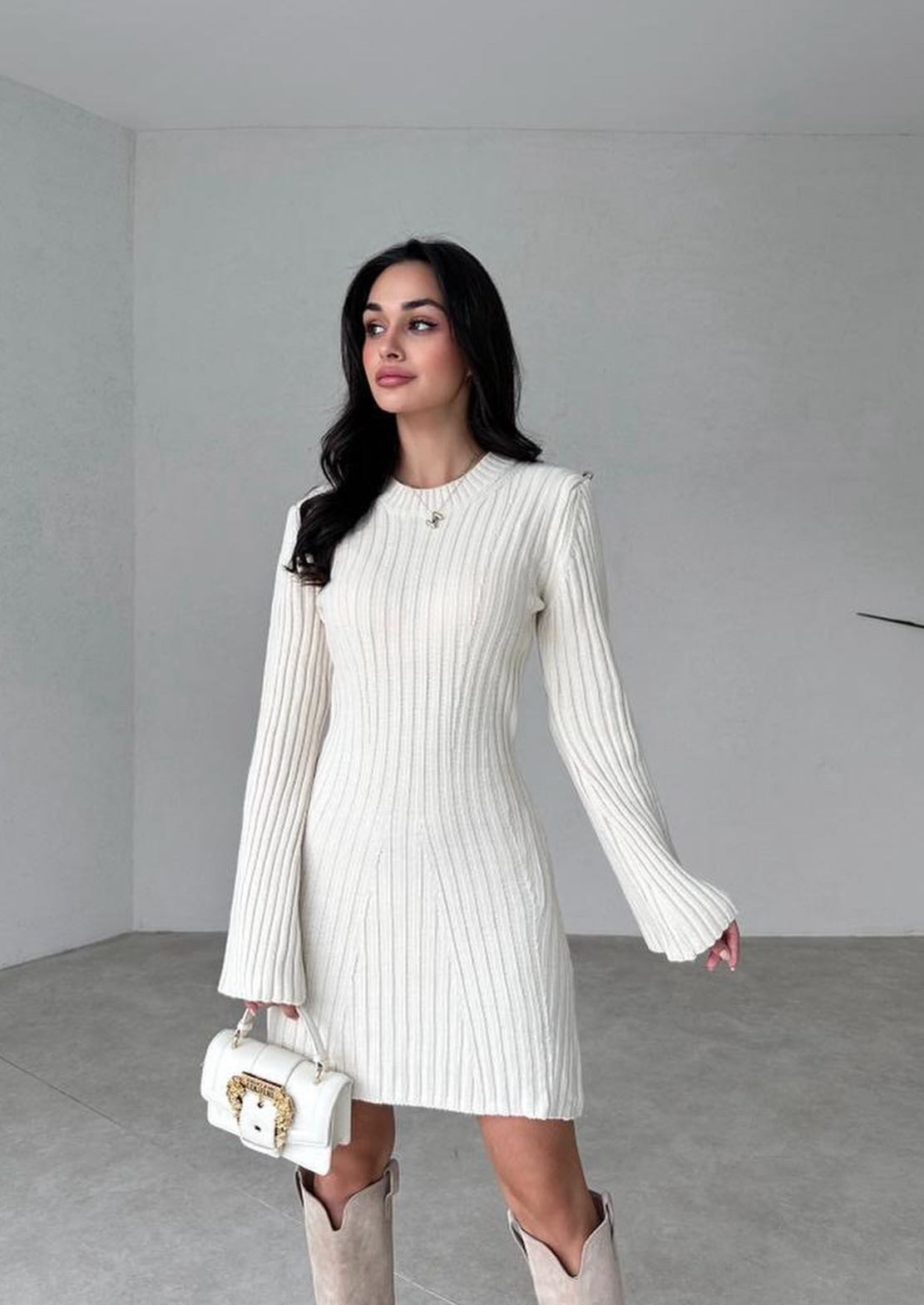 Well Tailored Dress with a Graceful Silhouette