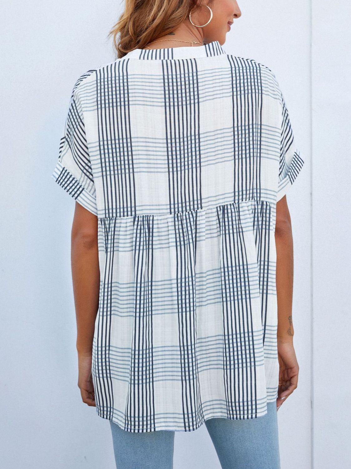 Sophisticated Blouse with a Clean Classic Look