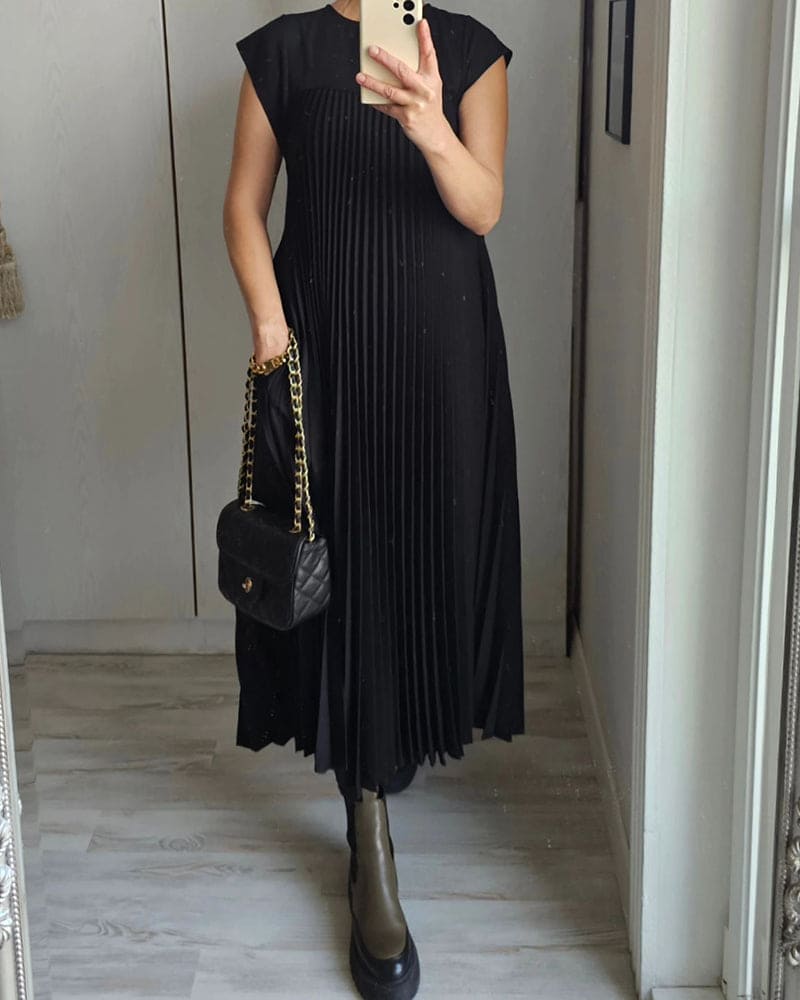 Sophisticated Dress with a Clean Classic Look