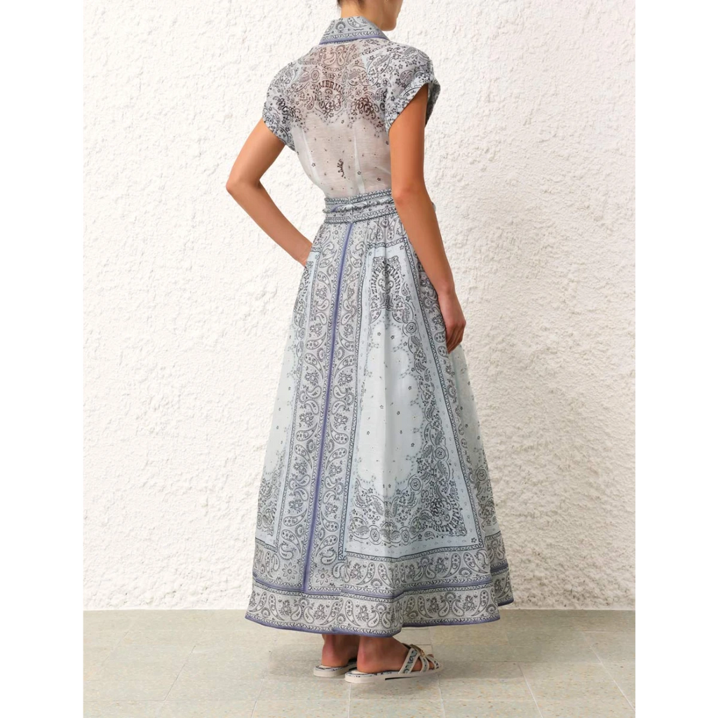 Beautifully Crafted Blouse in a Classic Style