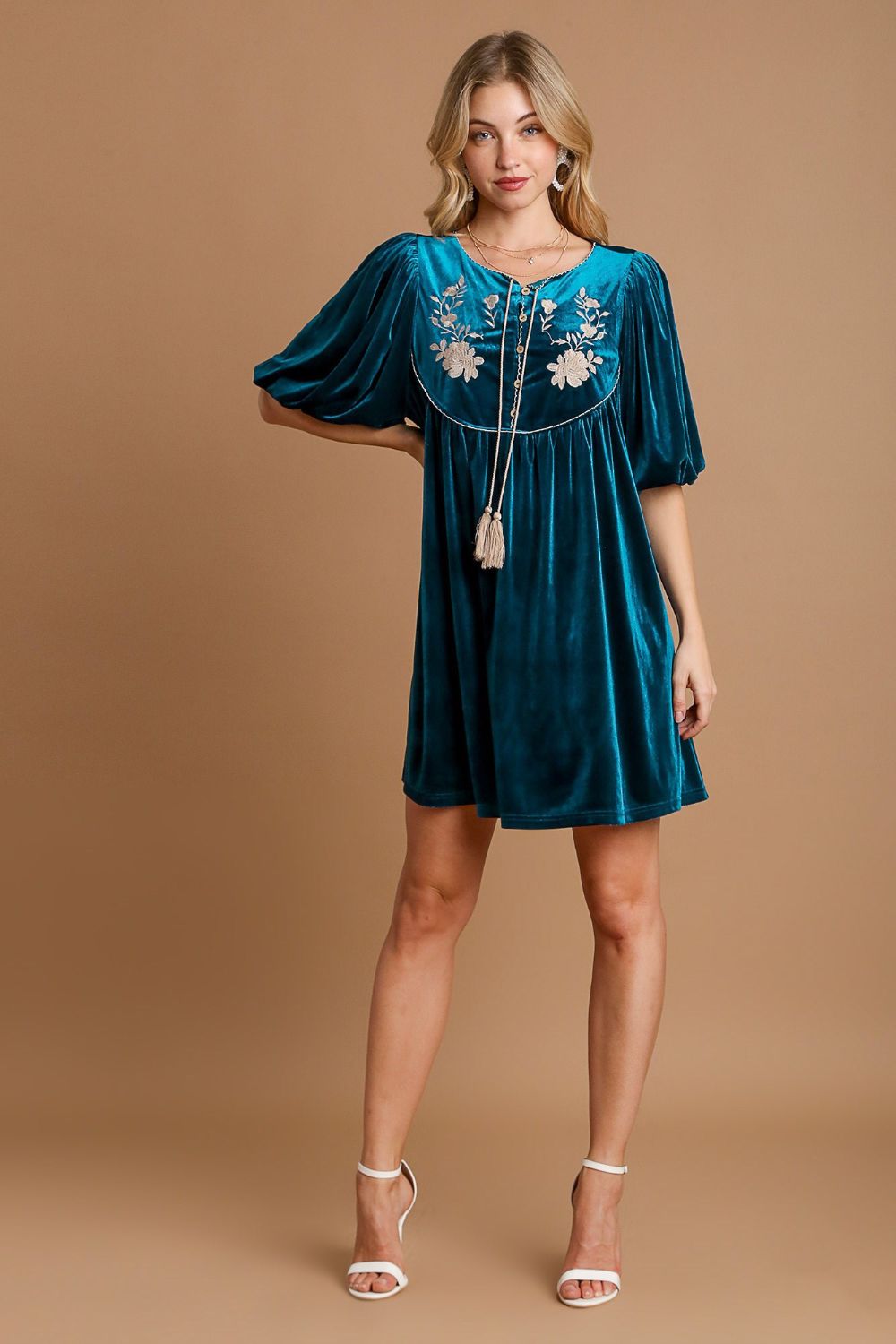 Beautifully Finished Dress in a Timeless Design