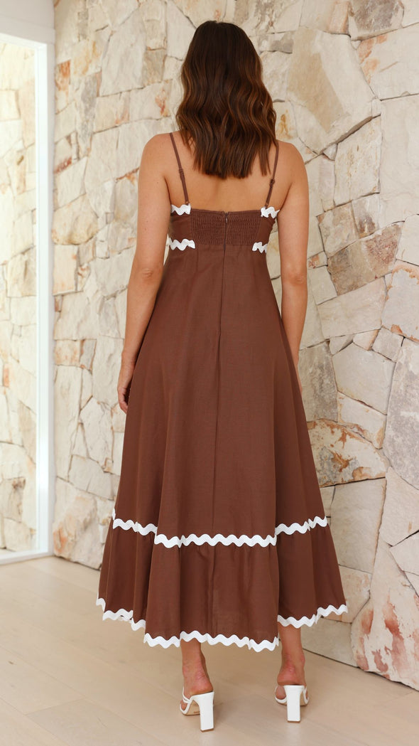 Effortlessly Elegant Dress with a Timeless Design