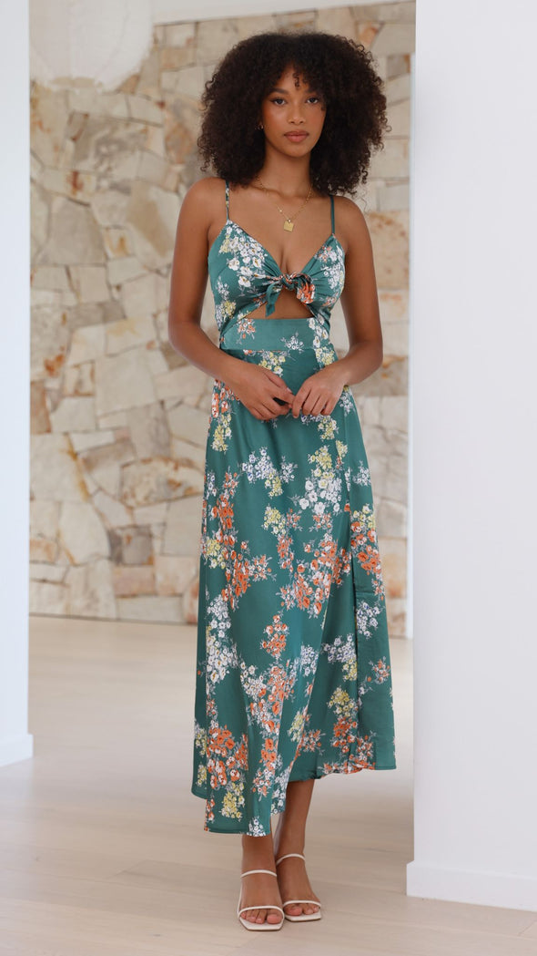 Gracefully Styled Dress for Any Occasion