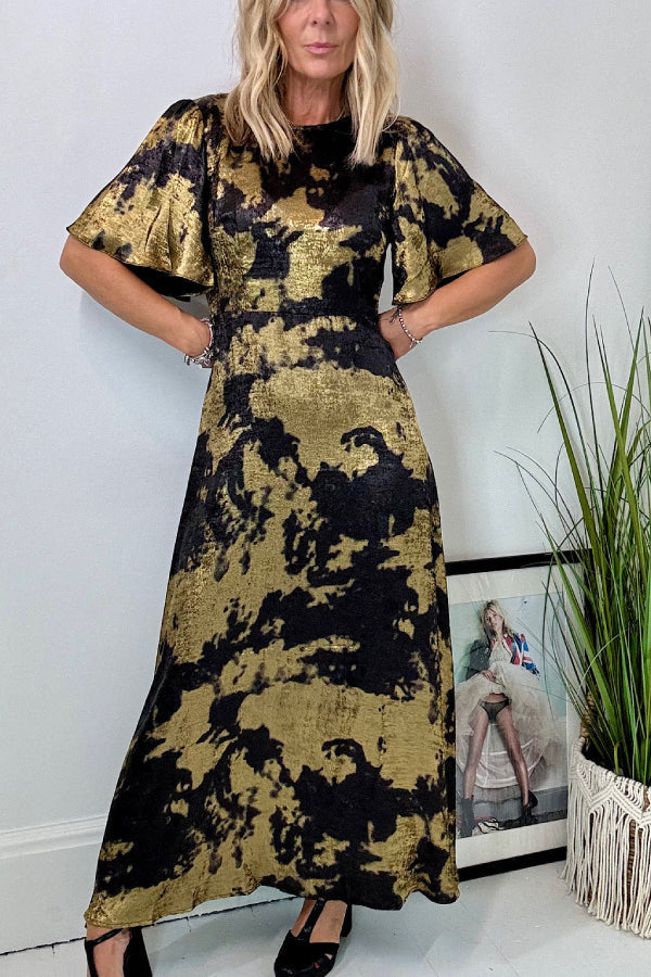 Classic Vintage Dress with a Flattering Fit
