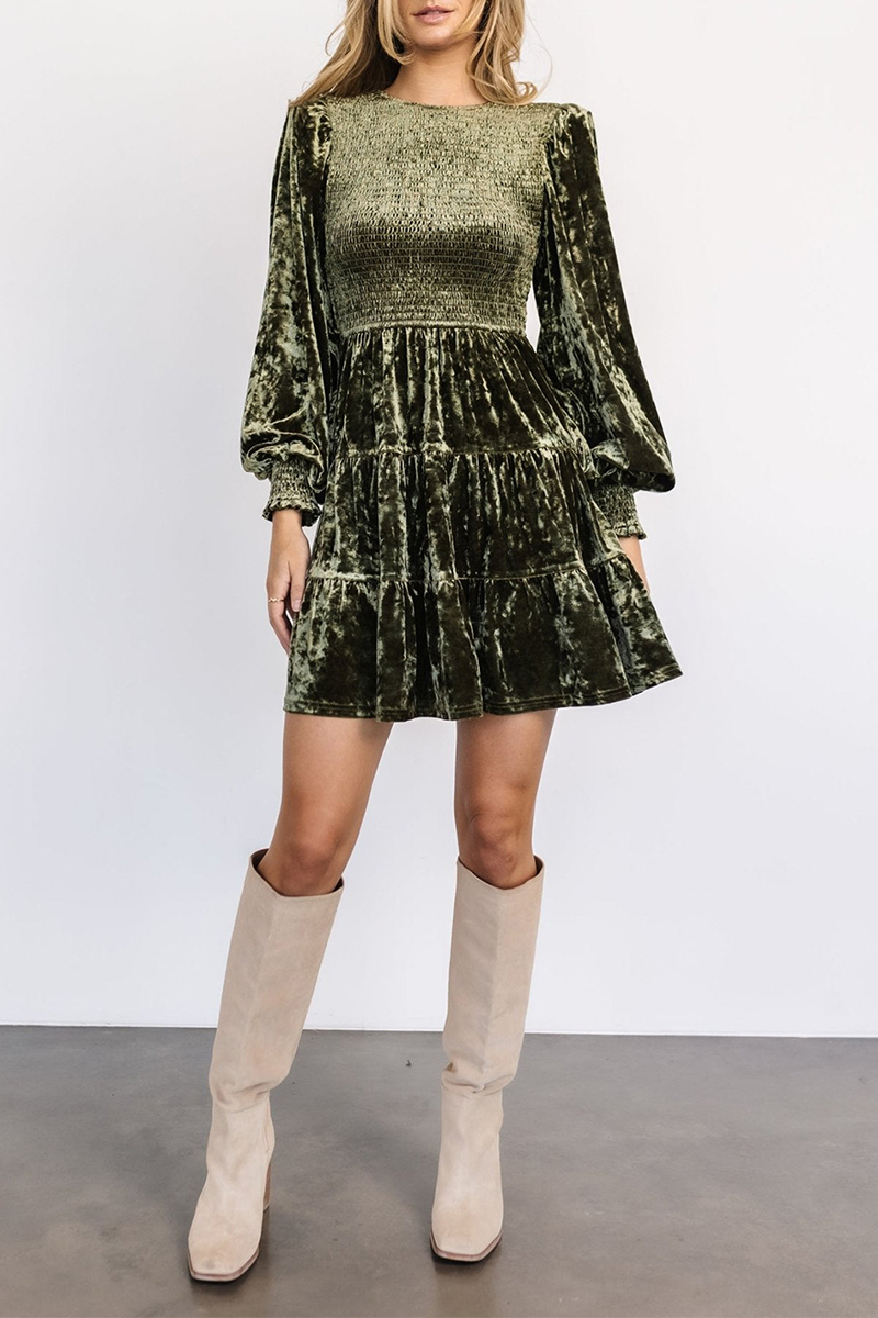 Well Tailored Dress with a Graceful Silhouette