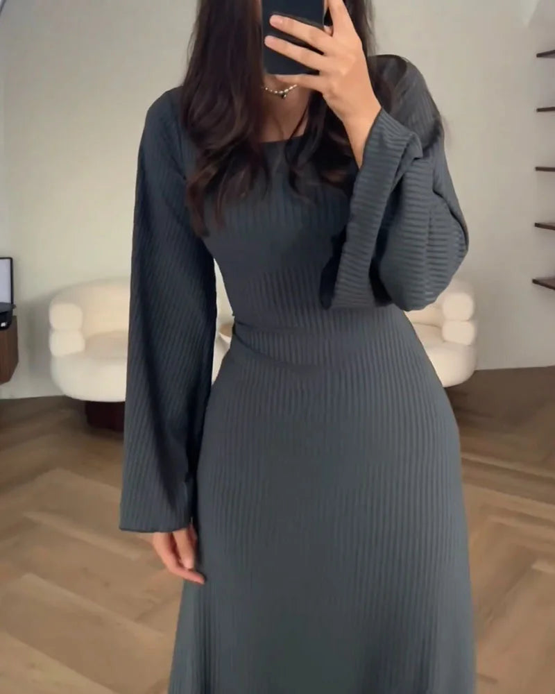 Polished Dress with an Effortless Classic Look