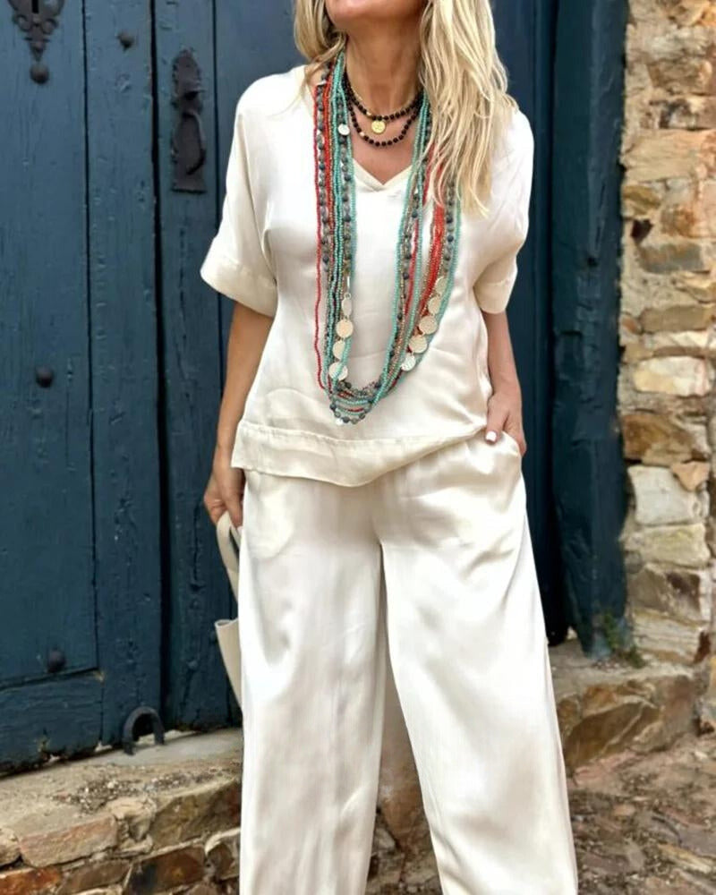 Sophisticated Trousers with a Clean Classic Look