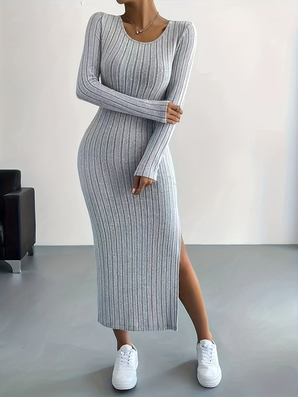 Classic Vintage Dress with a Flattering Fit