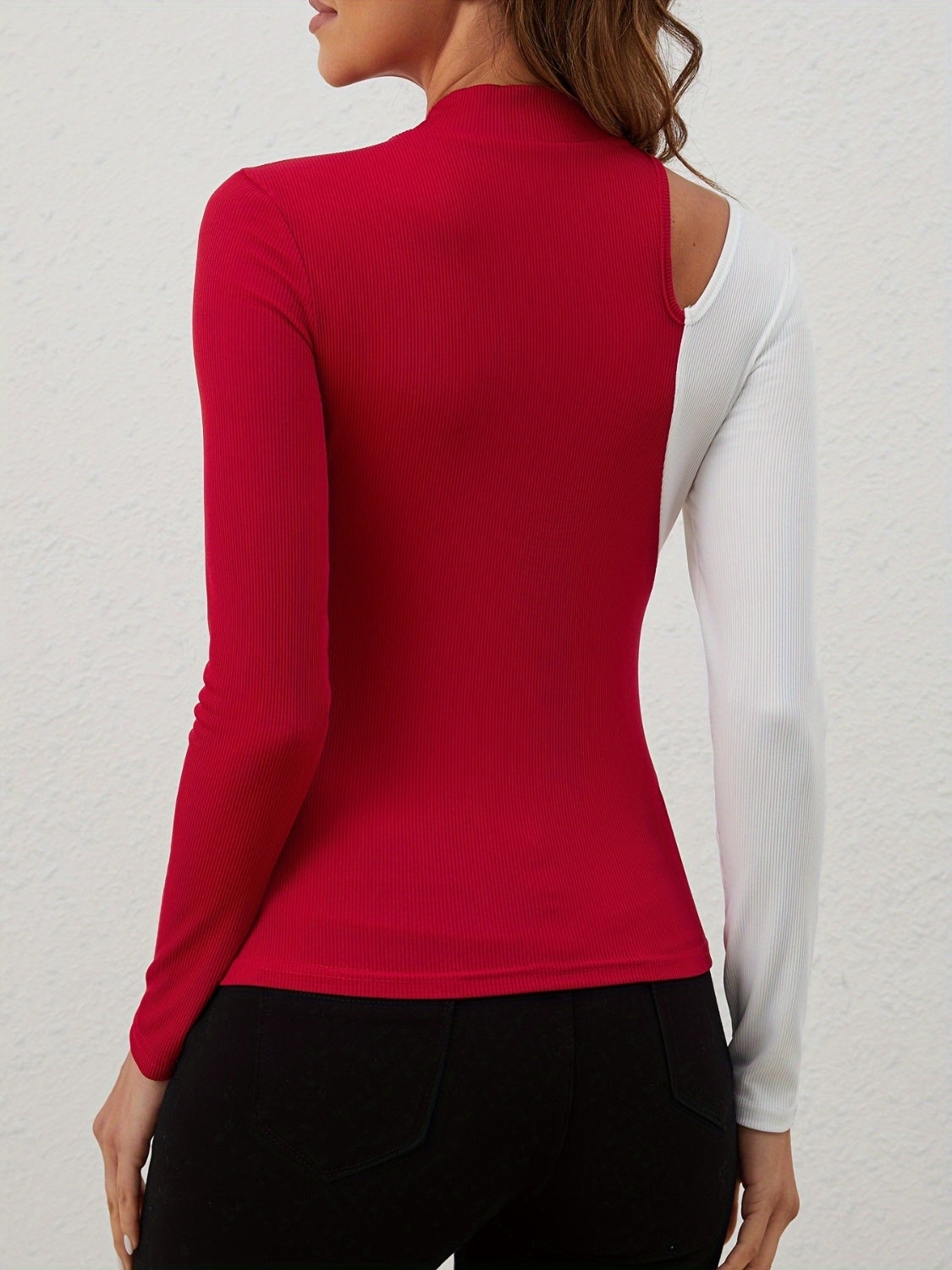 Well Tailored T-Shirt with a Graceful Silhouette