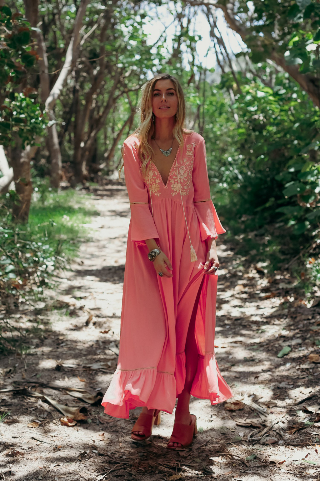 Beautifully Finished Dress in a Timeless Design