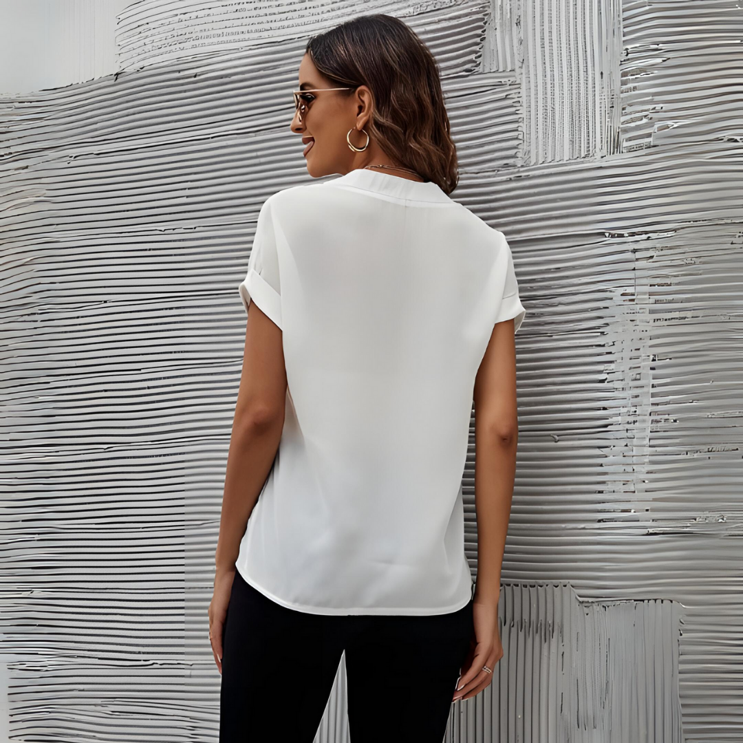 Classic Vintage Shirt with a Flattering Fit