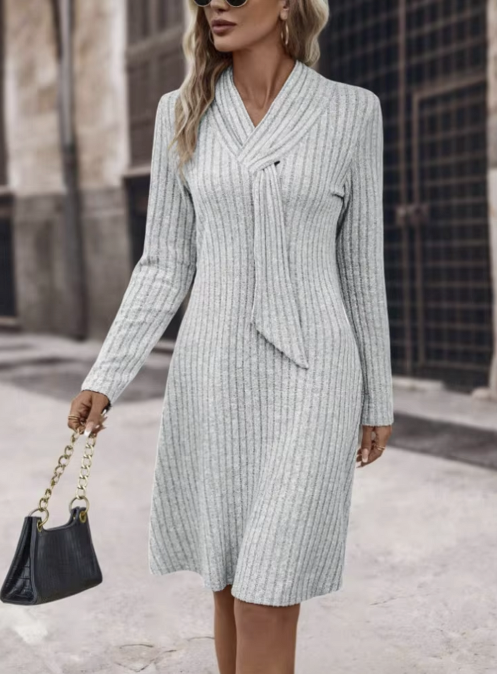 Effortlessly Elegant Dress with a Timeless Design