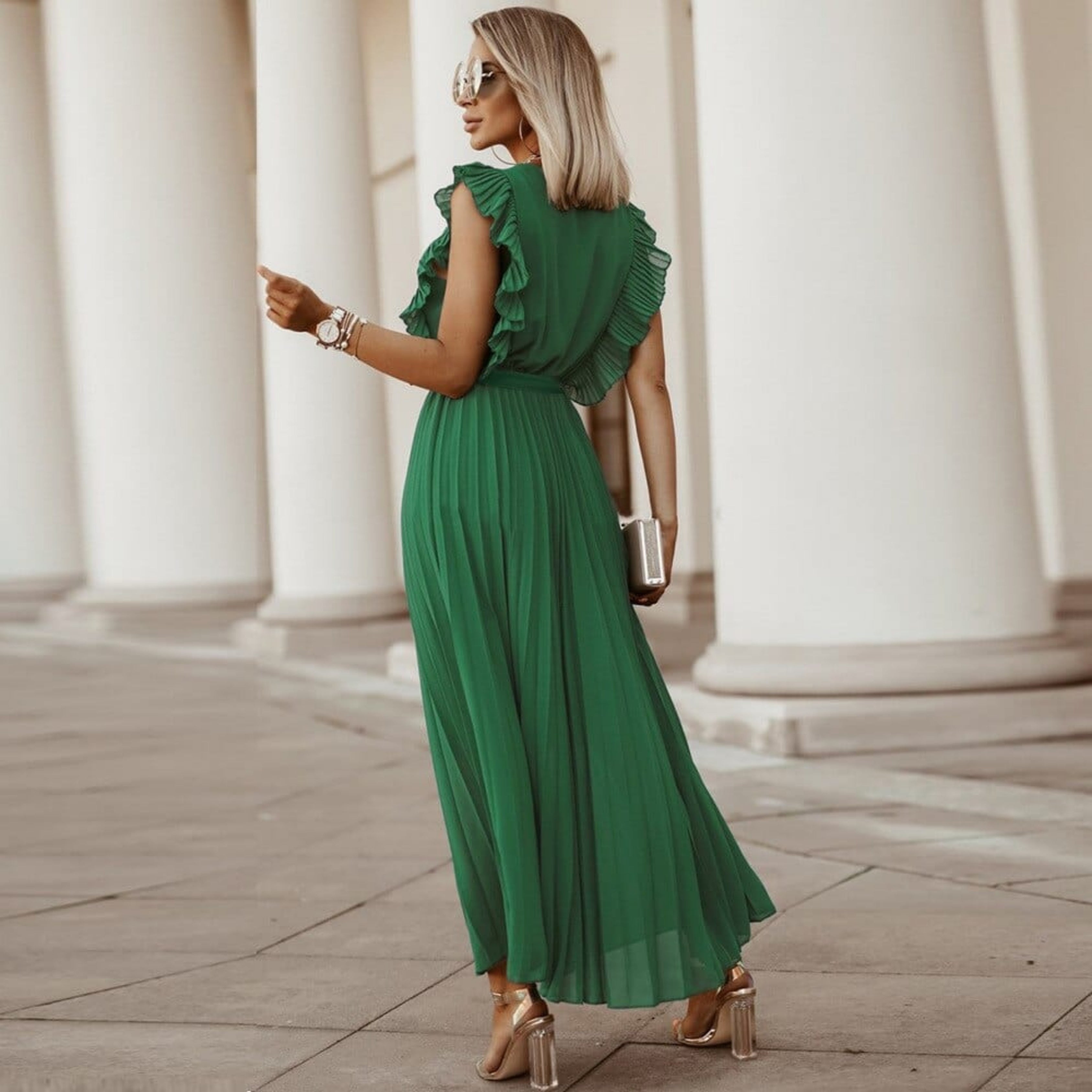 Classic Vintage Dress with a Flattering Fit