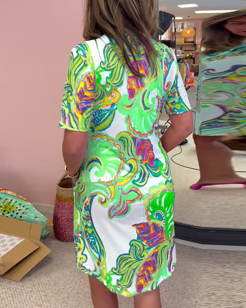 Classic Vintage Dress with a Flattering Fit