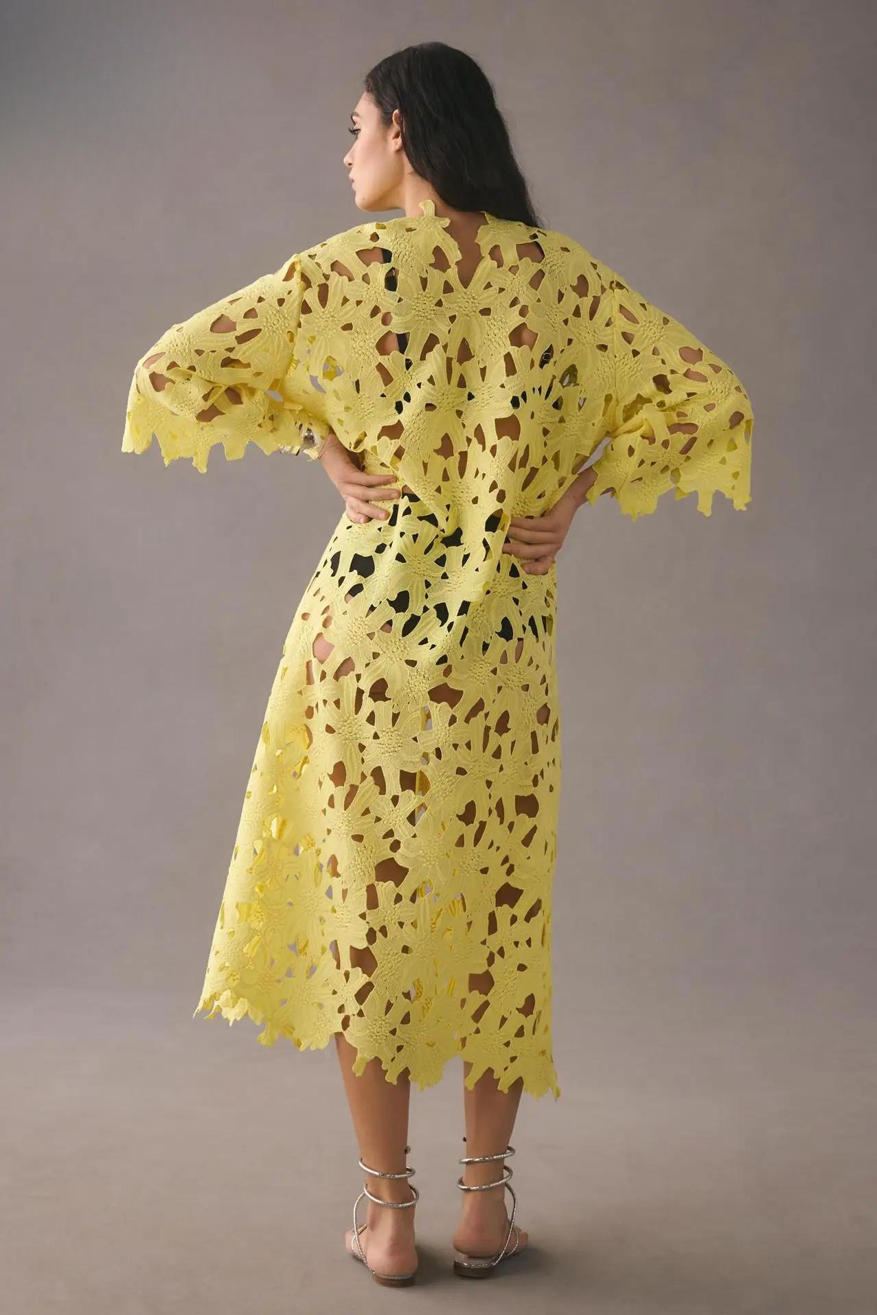 Well Tailored Dress with a Graceful Silhouette