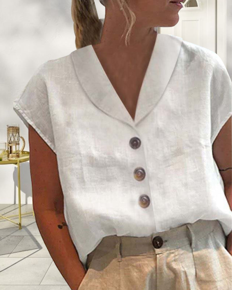 Effortlessly Elegant Blouse with a Timeless Design