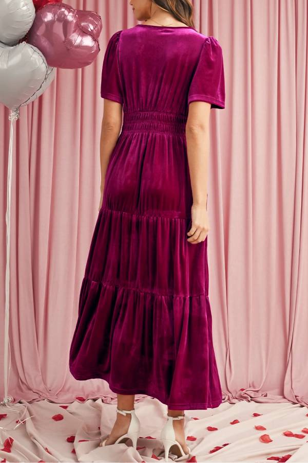 Gracefully Styled Dress for Any Occasion