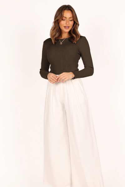 Well Tailored T-Shirt with a Graceful Silhouette