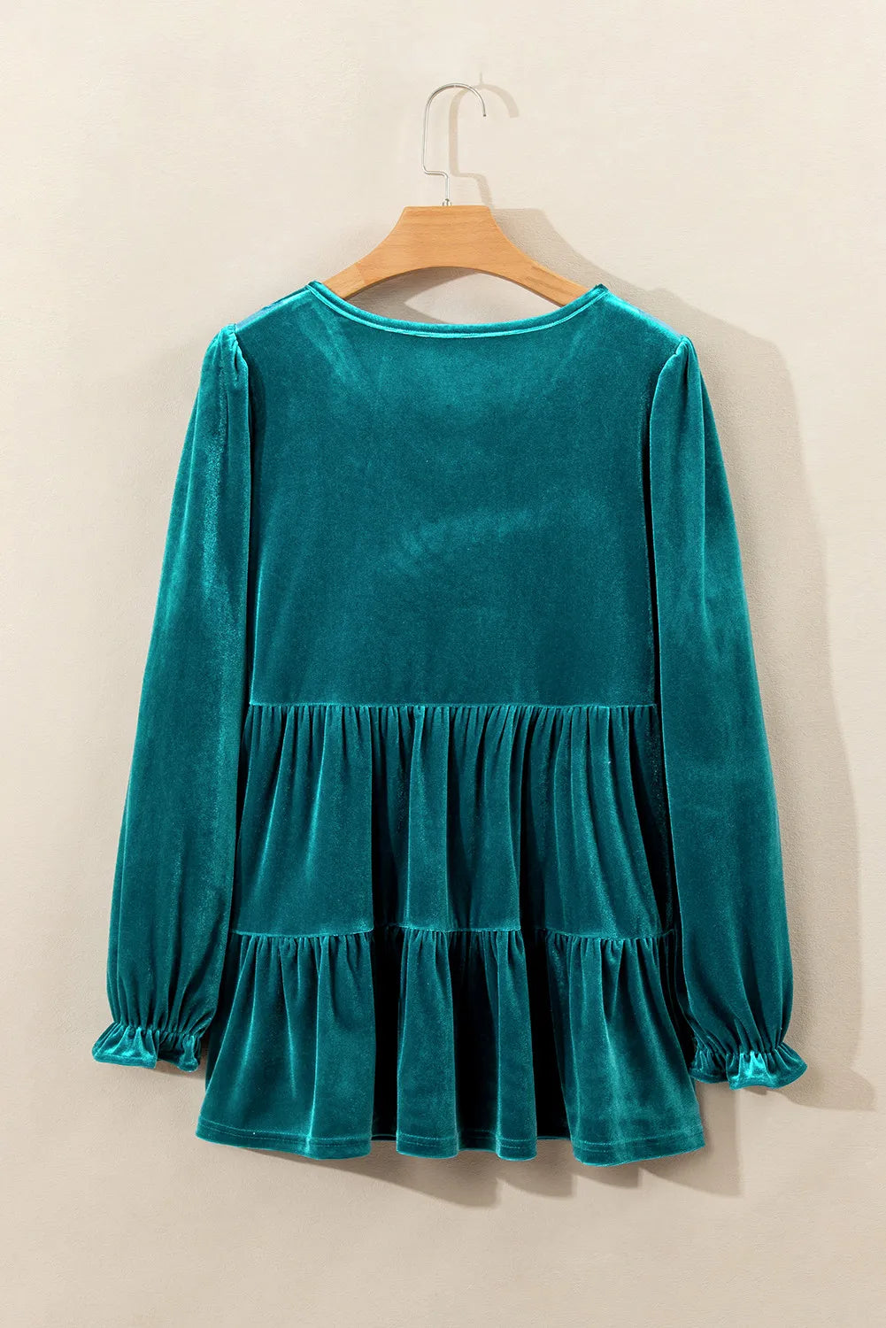 Effortlessly Elegant Blouse with a Timeless Design