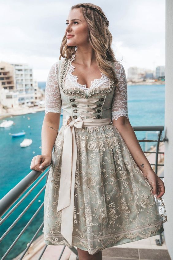Classic Vintage Blouse with a Flattering Fit