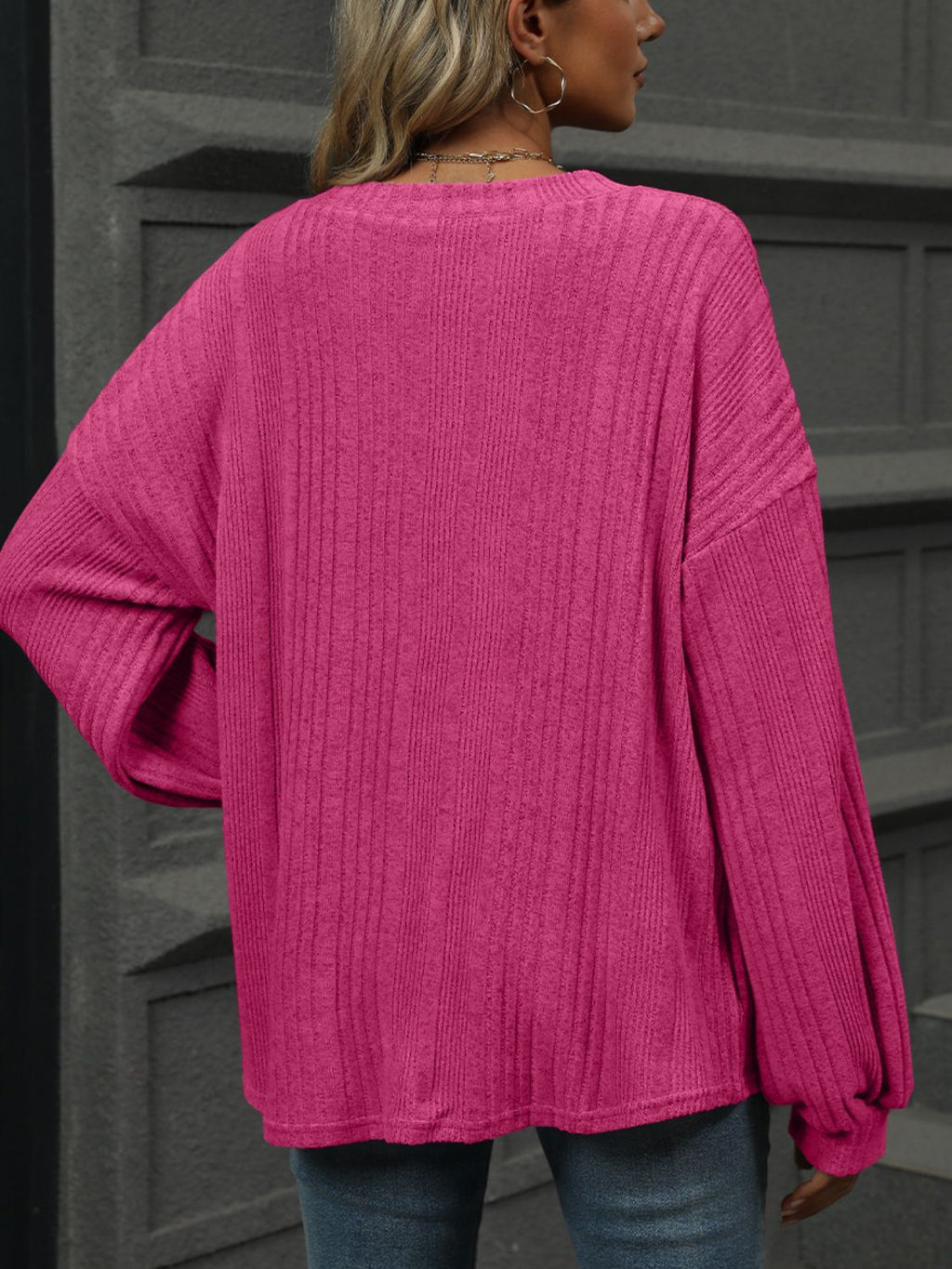 Well Tailored T-Shirt with a Graceful Silhouette