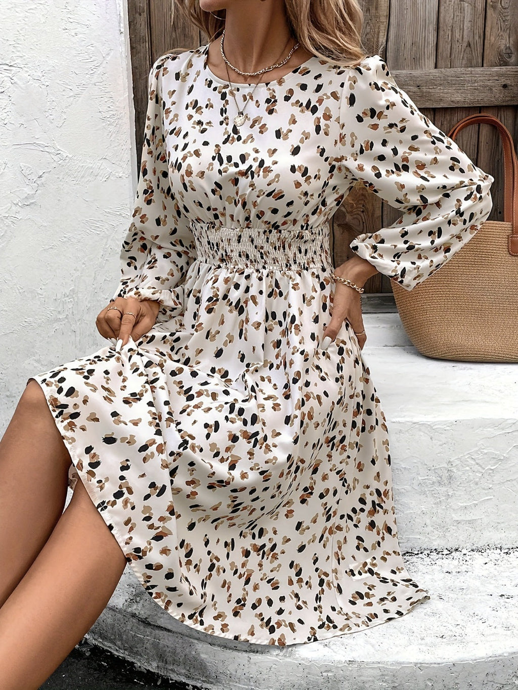 Gracefully Styled Dress for Any Occasion