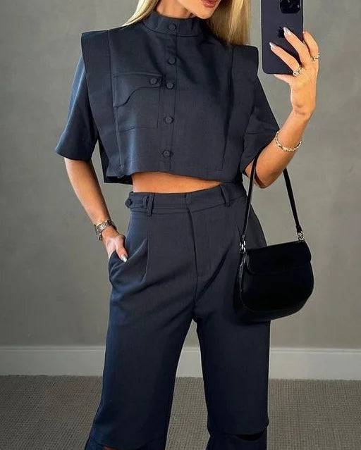 Polished Trousers with an Effortless Classic Look