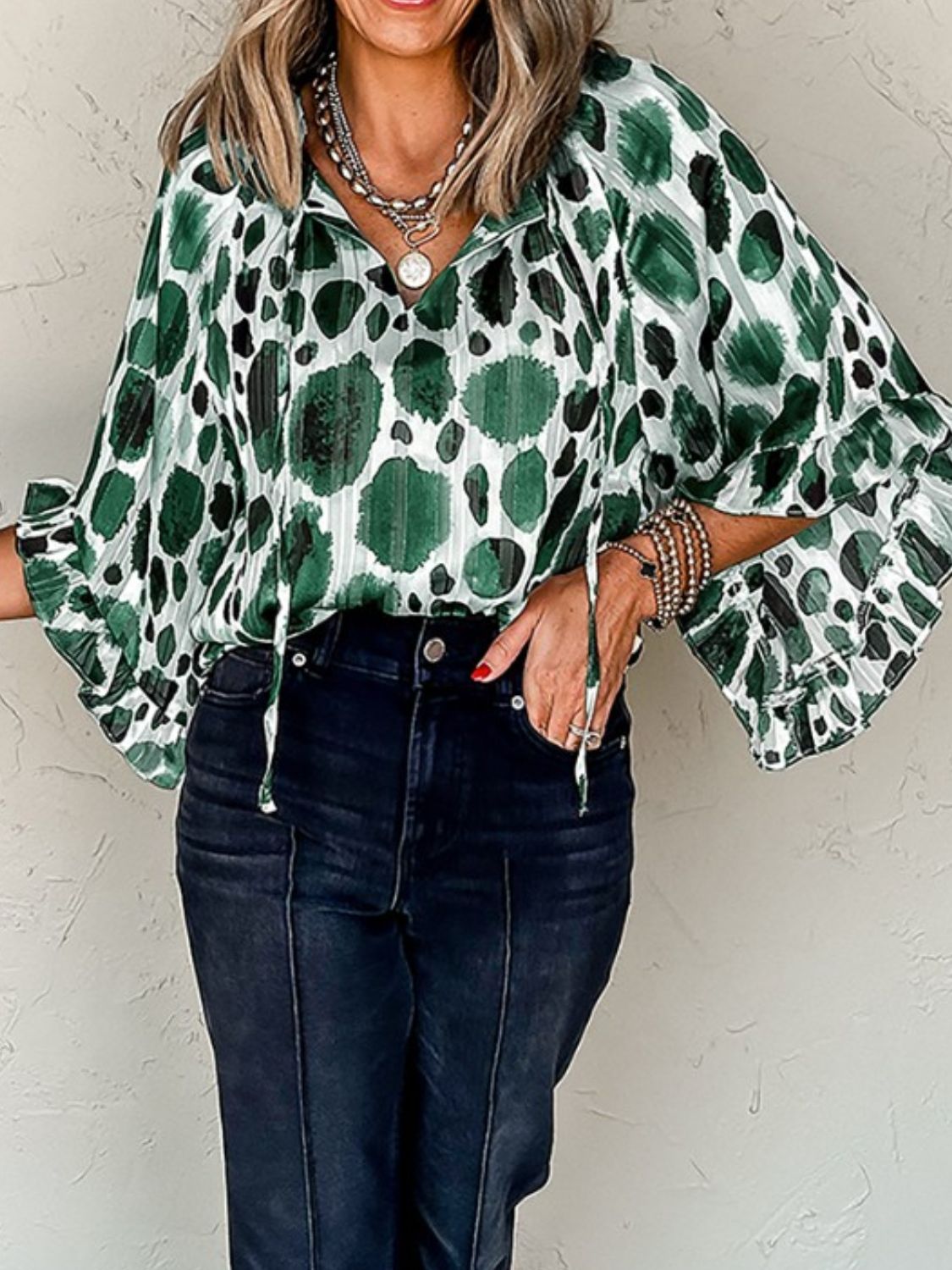 Well Tailored Blouse with a Graceful Silhouette