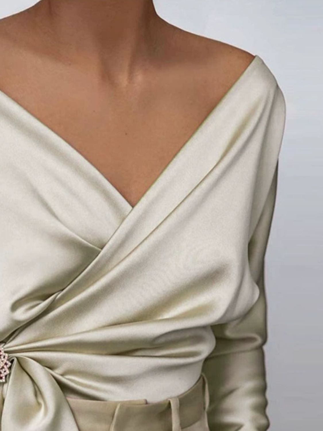 Effortlessly Elegant Blouse with a Timeless Design
