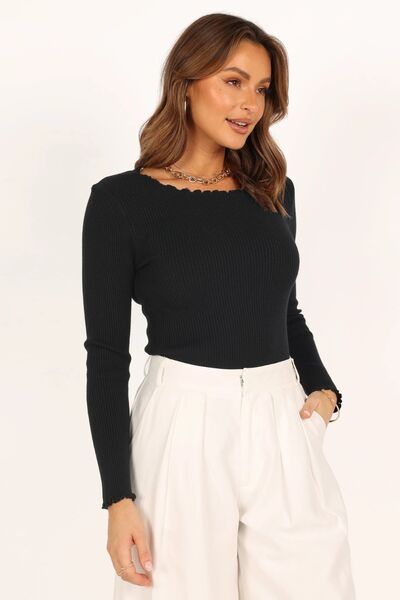 Well Tailored T-Shirt with a Graceful Silhouette