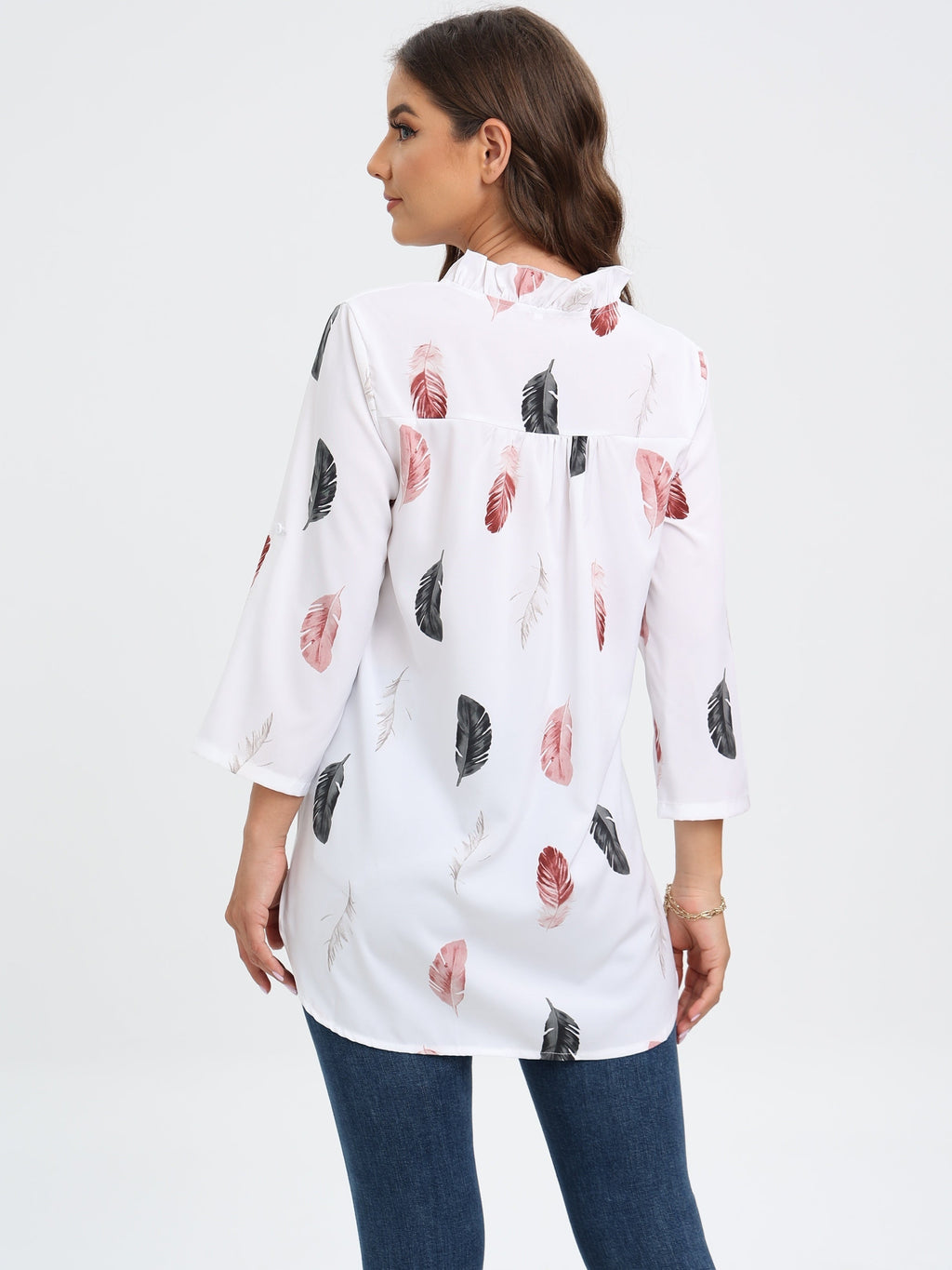 Well Tailored Blouse with a Graceful Silhouette