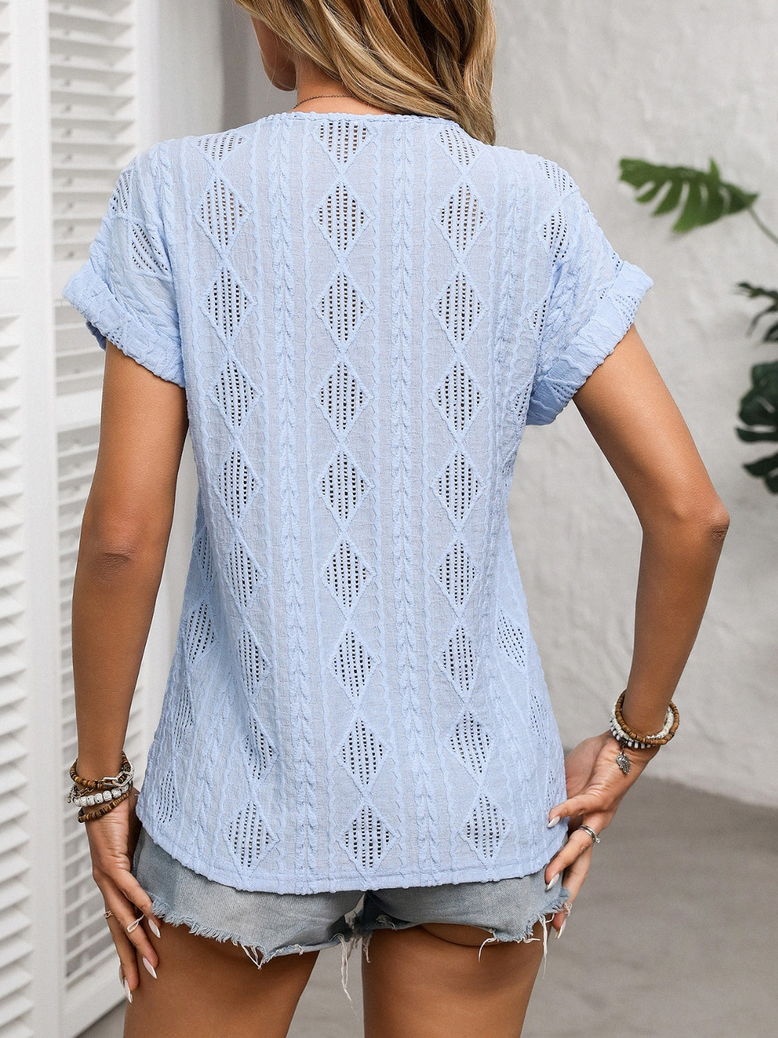 Well Tailored T-Shirt with a Graceful Silhouette