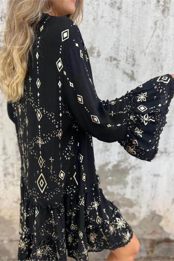 Classic Vintage & Enduringly Stylish Dress