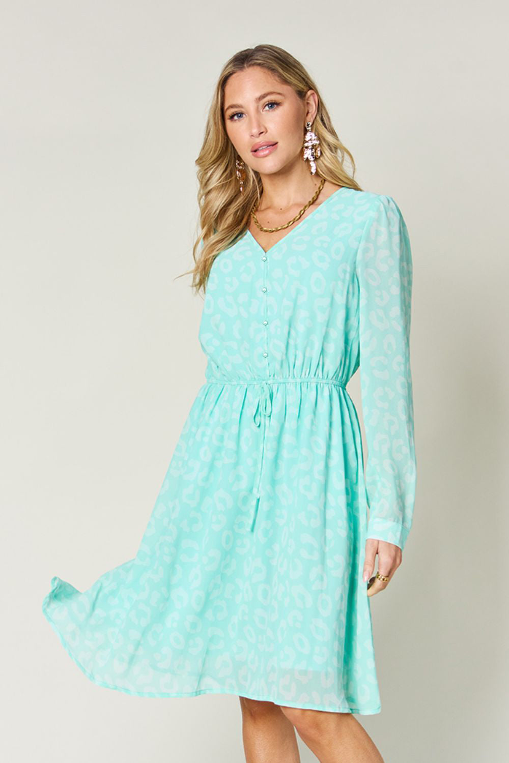 Beautifully Finished Dress in a Timeless Design