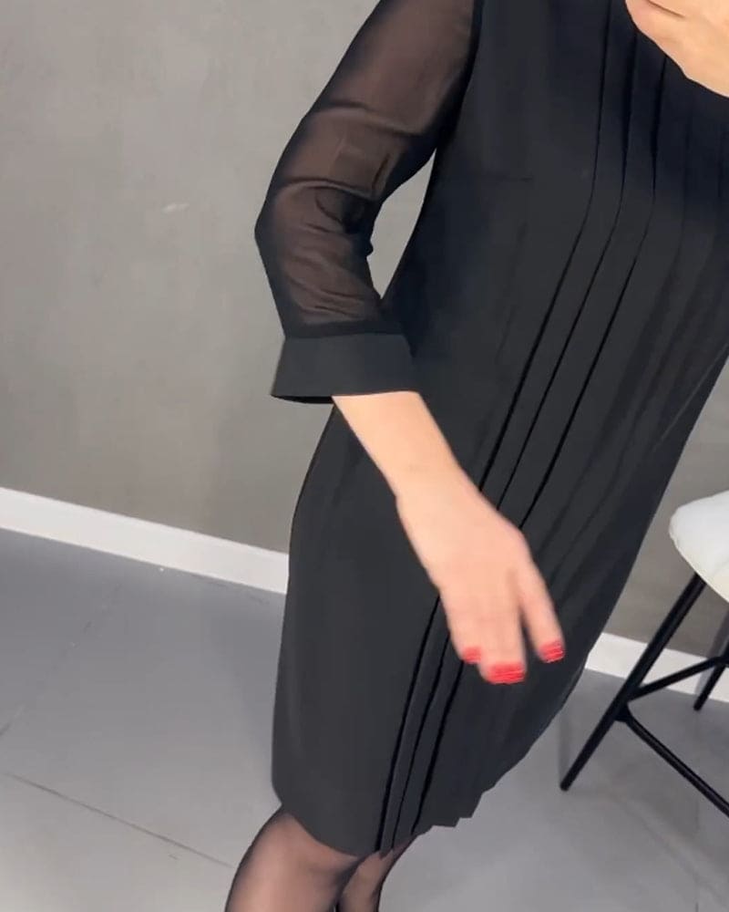 Well Tailored Dress with a Graceful Silhouette