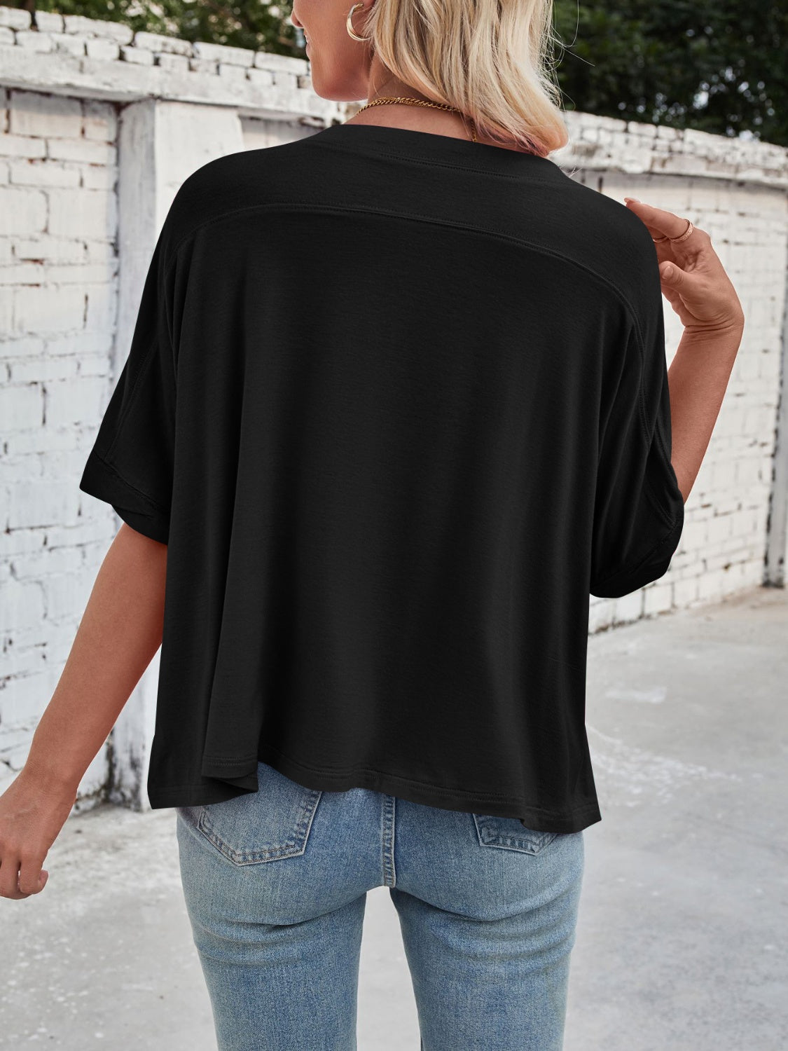 Beautifully Crafted T-Shirt in a Classic Style