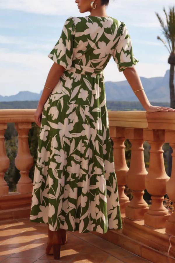 Beautifully Crafted Dress in a Classic Style
