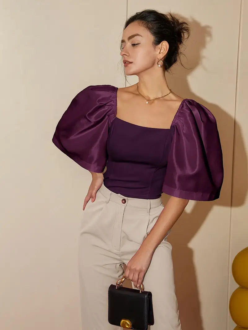 Well Tailored Blouse with a Graceful Silhouette