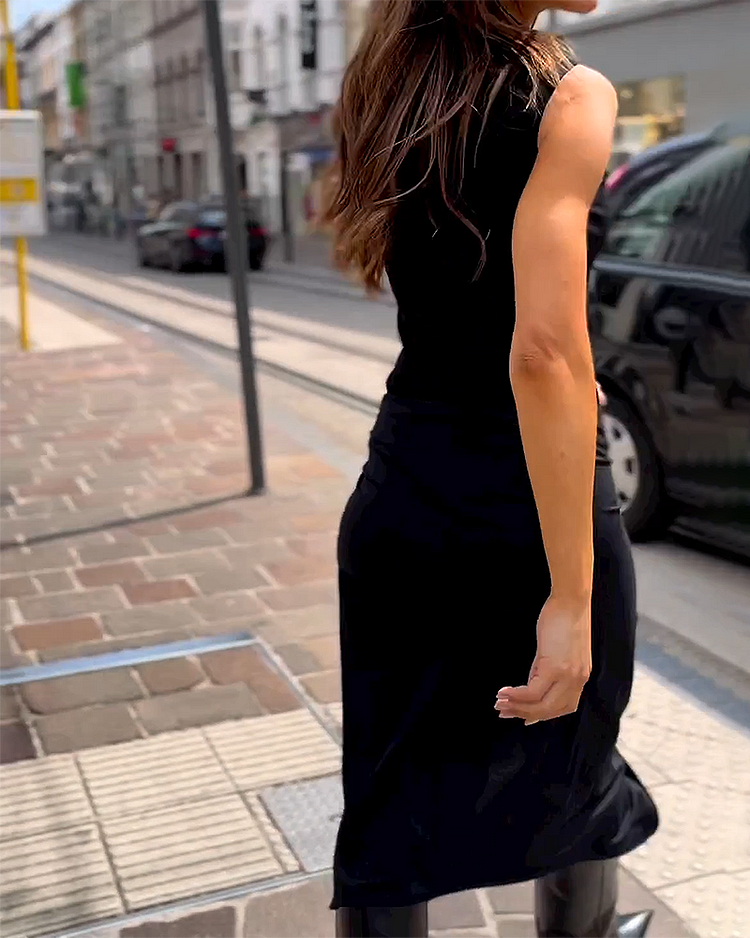 Gracefully Styled Dress for Any Occasion