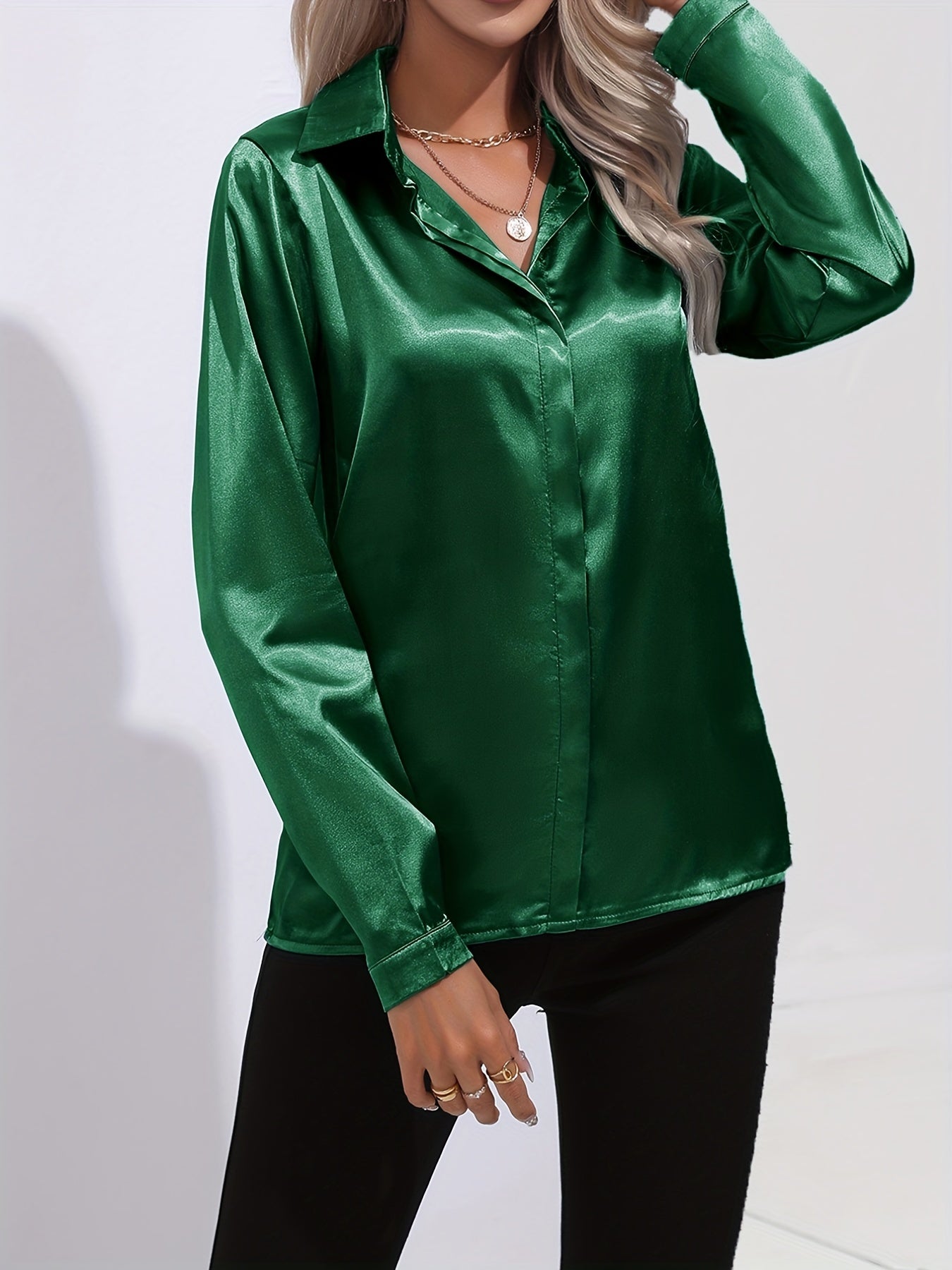 Classic Vintage Blouse with a Flattering Fit