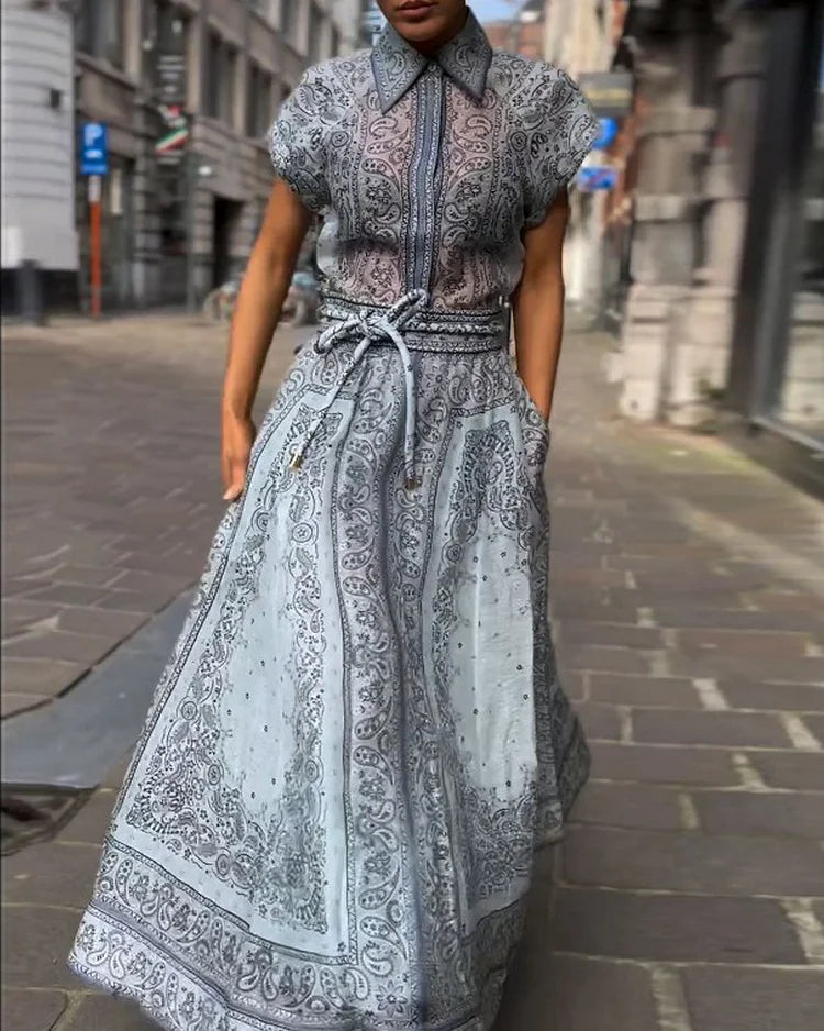 Classic Vintage Dress with a Flattering Fit