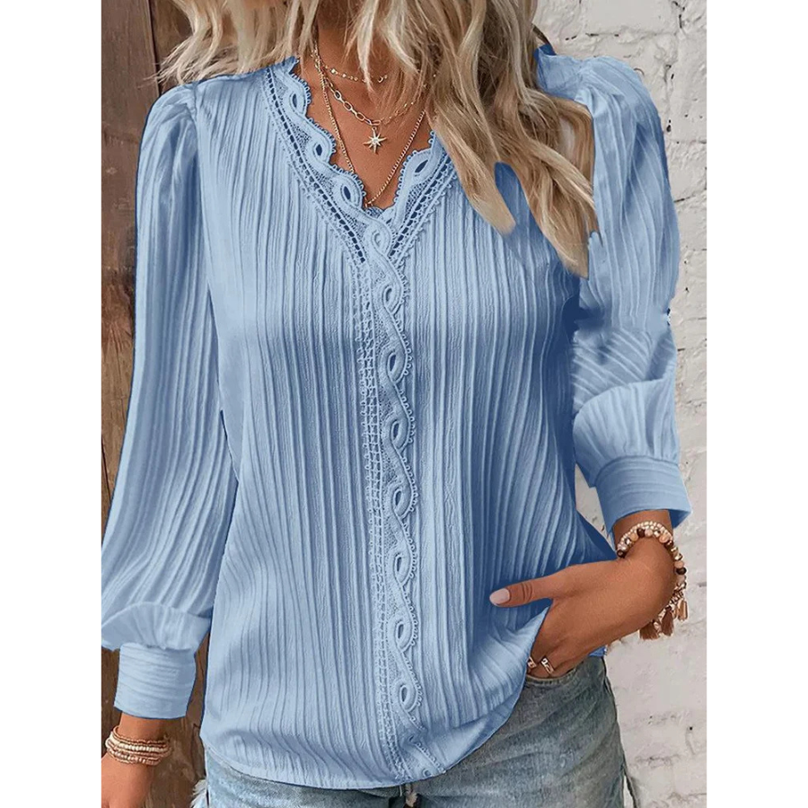 Beautifully Crafted Blouse in a Classic Style