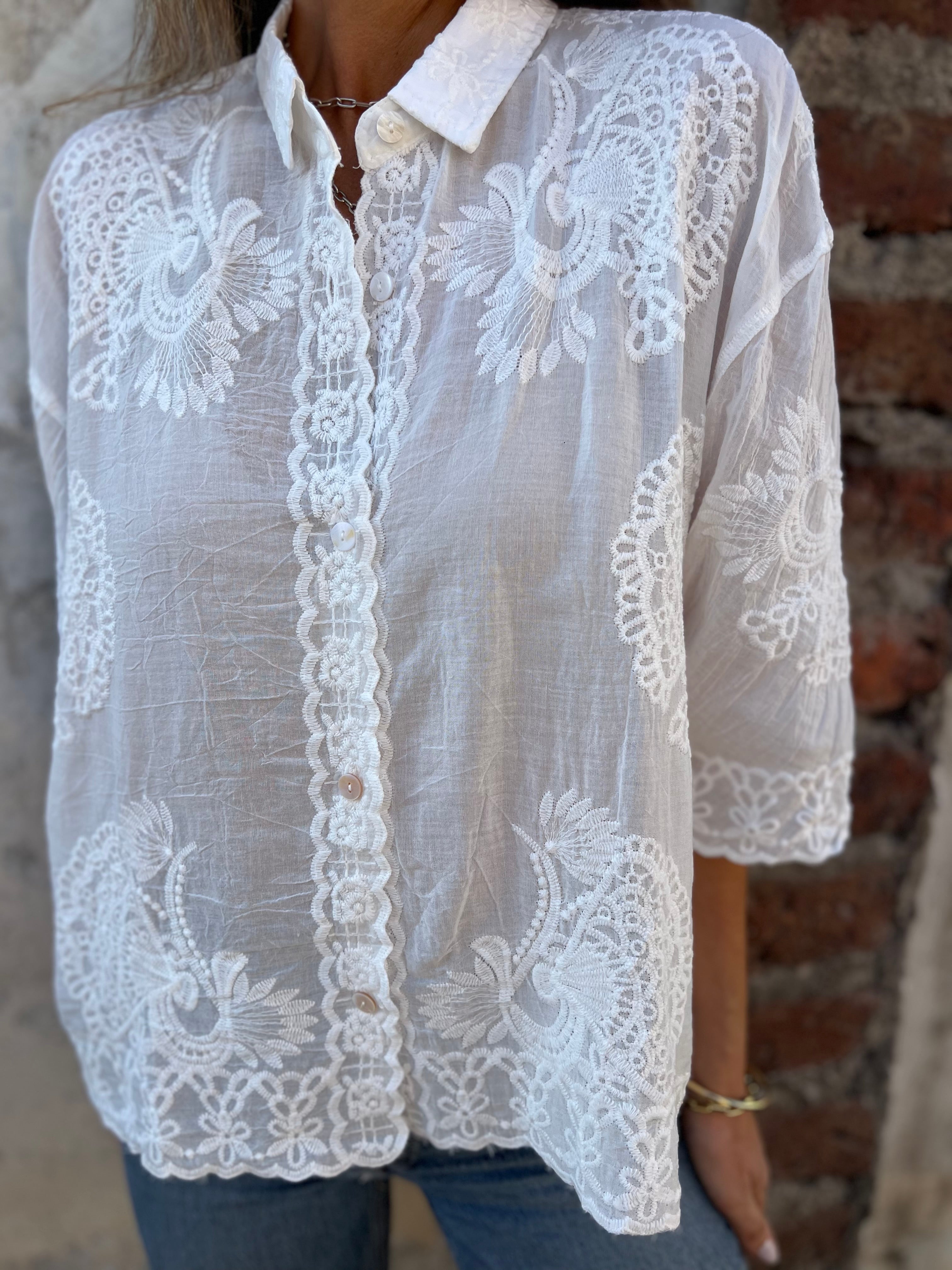 Sophisticated Blouse with a Clean Classic Look