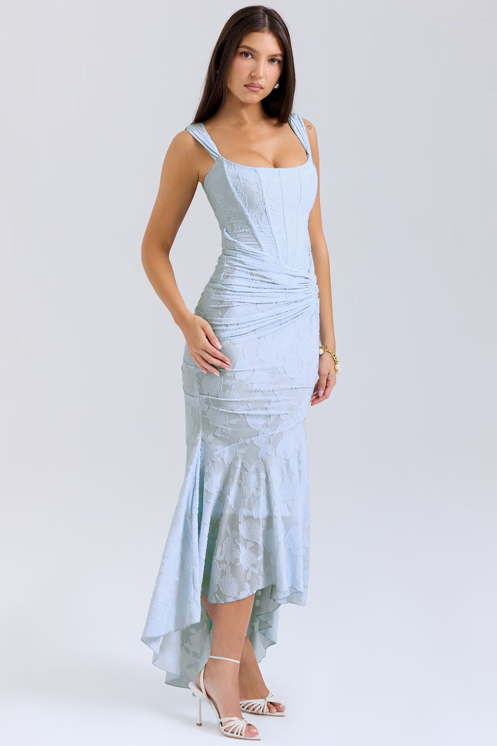 Beautifully Crafted Dress in a Classic Style
