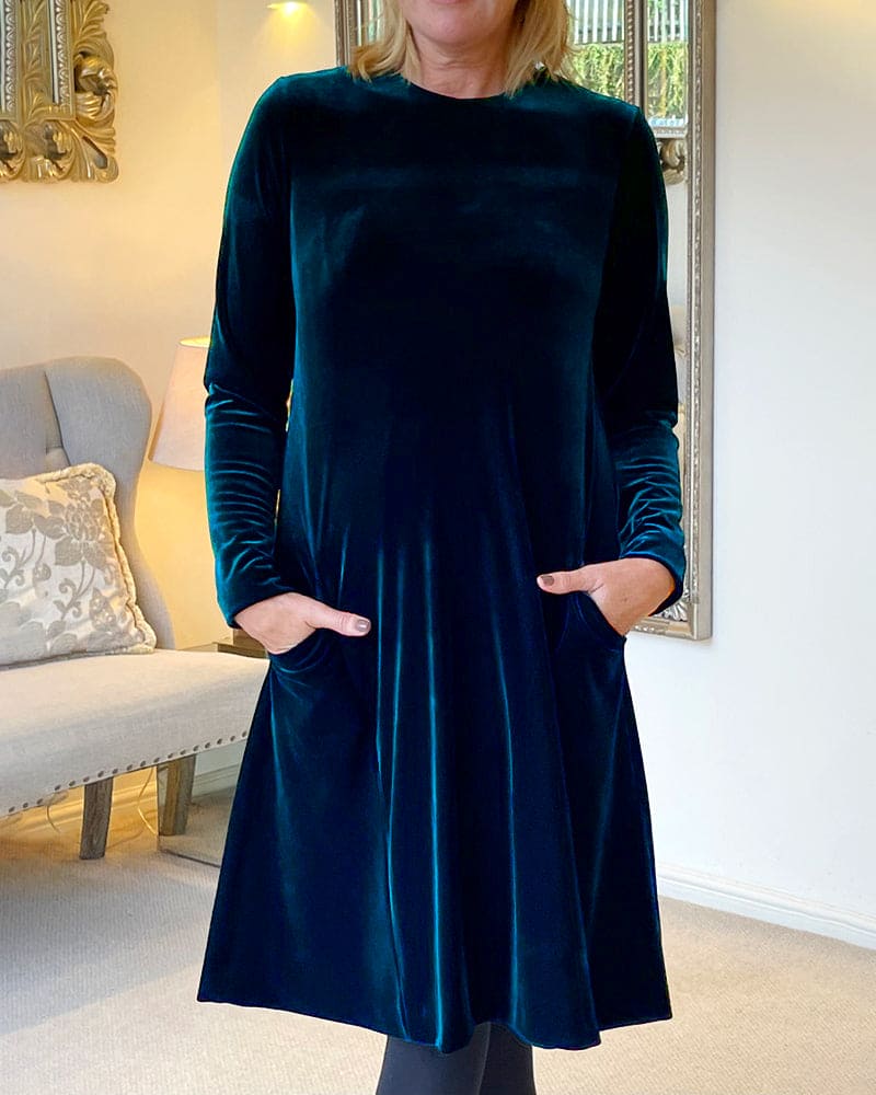 Effortlessly Elegant Dress with a Timeless Design