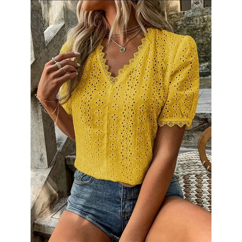 Well Tailored Blouse with a Graceful Silhouette